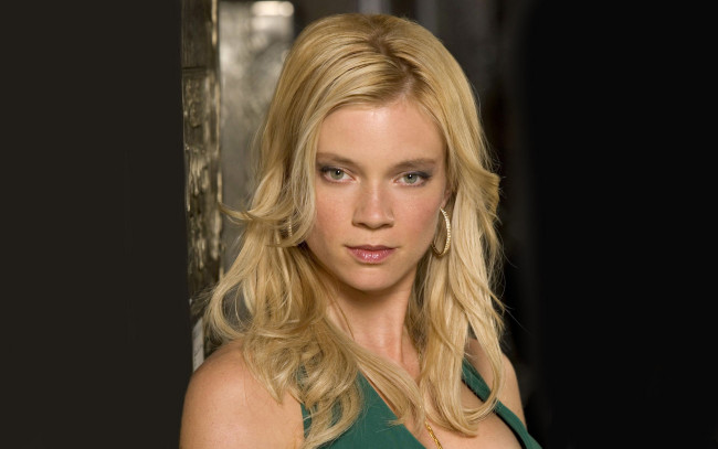 Обои картинки фото Amy Smart, девушки, , , блондинка, сережка, подвеска