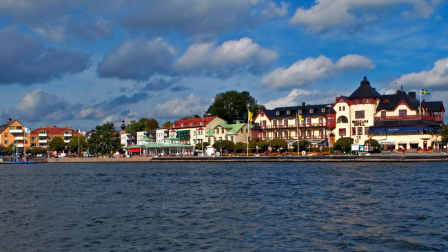 Обои картинки фото швеция, vaxholm, города, улицы, площади, набережные, дома, река, набережная