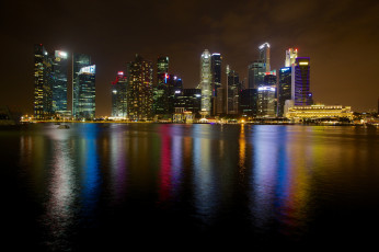 обоя singapore, города, сингапур , сингапур, огни, небоскребы, ночь, океан