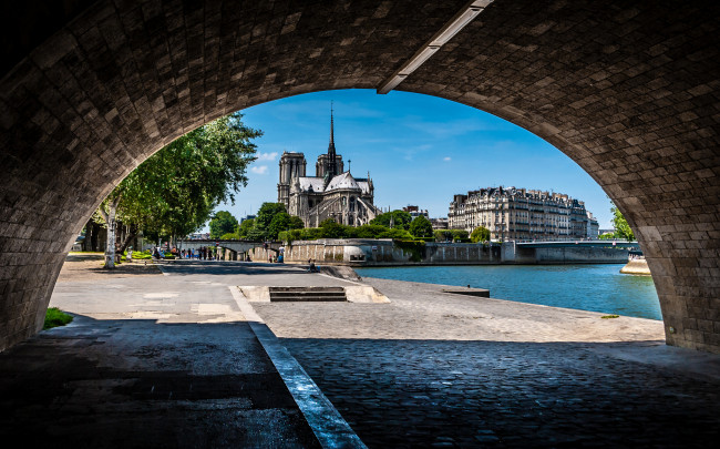 Обои картинки фото notre-dame de paris, города, париж , франция, река, набережная, арка, собор