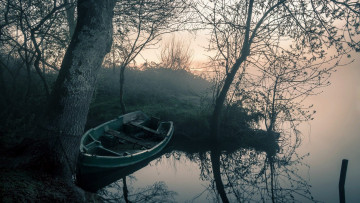 Картинка корабли лодки +шлюпки озеро лодка туман