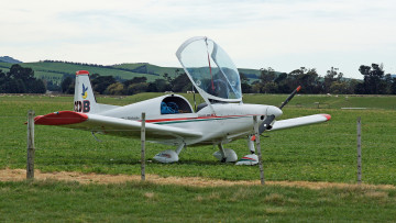 обоя pioneer 200 sparrow xl aircraft, авиация, лёгкие и одномоторные самолёты, поле, легкий, одномоторный, самолет, трава