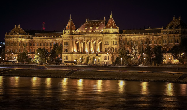 Обои картинки фото golden danube, города, - дворцы,  замки,  крепости, дворец, река, ночь