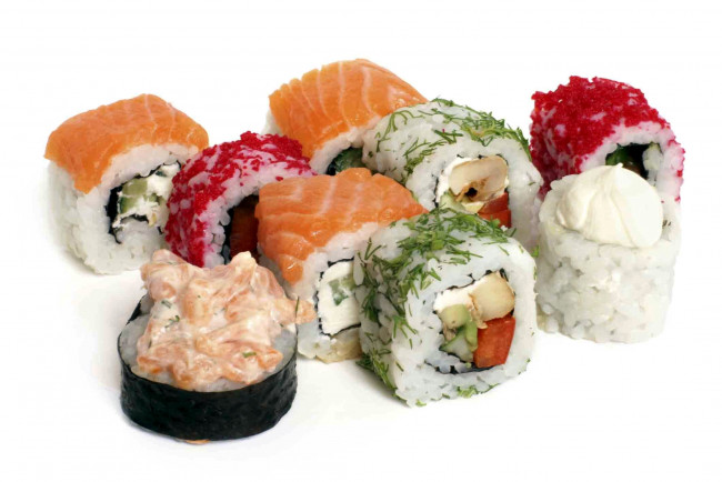 Обои картинки фото еда, рыба,  морепродукты,  суши,  роллы, ассорти, японская, икра, роллы, суши, кухня