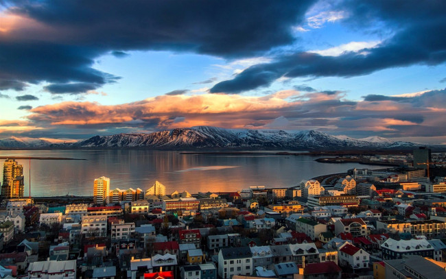 Обои картинки фото города, рейкьявик , исландия, залив, город, горы