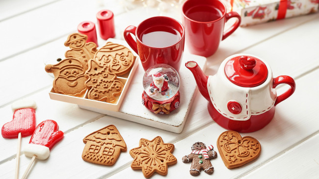 Обои картинки фото праздничные, угощения, печенье, снежный, шар, чай, леденцы