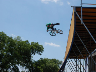 Картинка chad kagy in vert demo спорт bmx