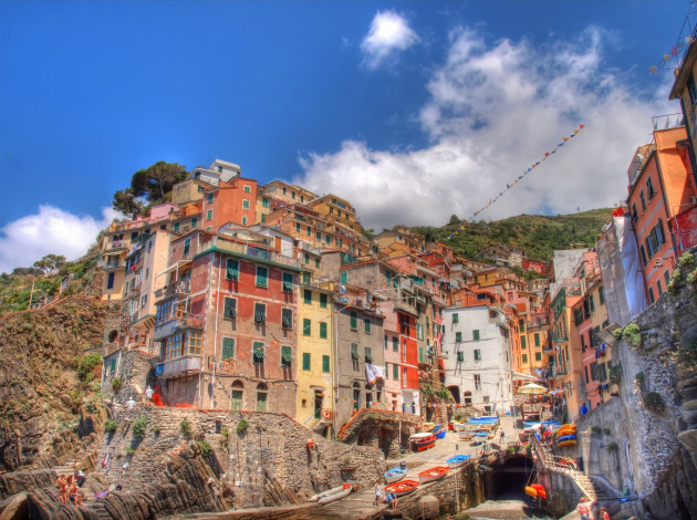 Обои картинки фото riomaggiore, italy, города, амальфийское, лигурийское, побережье, италия, риомаджоре, лодки