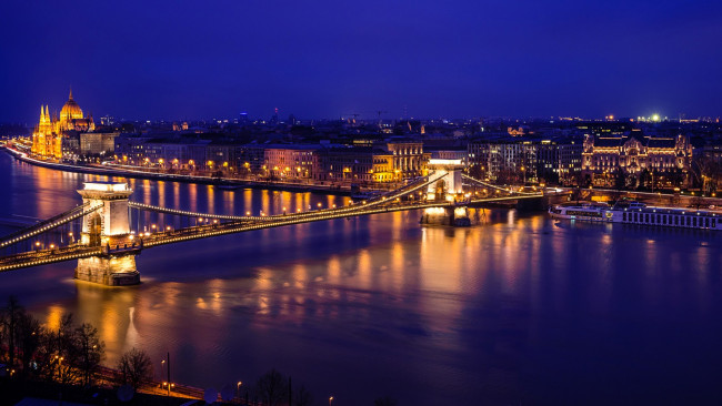 Обои картинки фото города, будапешт , венгрия, будапешт, вид, на, вечерний, цепной, мост