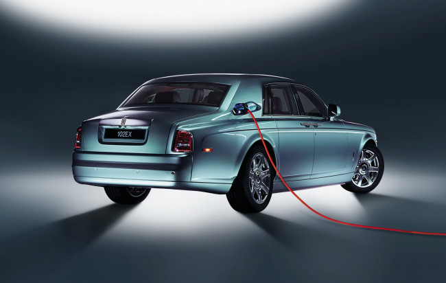 Обои картинки фото автомобили, rolls-royce, роллс-ройс, голубой, шланг