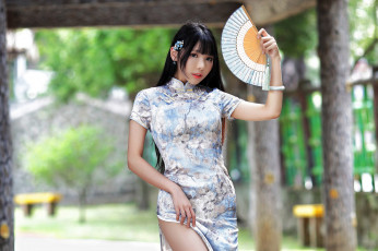Картинка девушки -+азиатки азиатка веер