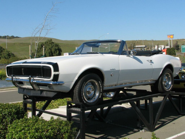 Обои картинки фото camaro, rs, convertible327, 1967, автомобили, выставки, уличные, фото