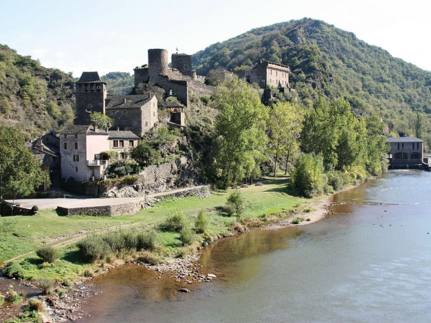 Обои картинки фото brousse, le, chateau, france, города, пейзажи