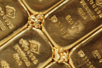 Картинка разное золото купюры монеты цифры буквы слитки