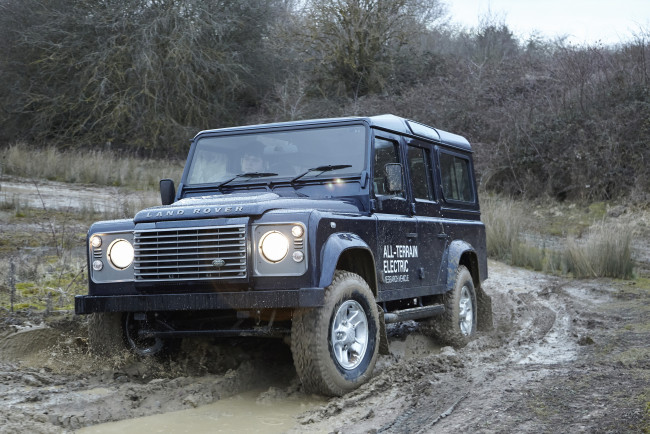 Обои картинки фото 2013, land, rover, defender, автомобили