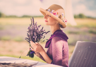 Картинка девушки -unsort+ блондинки девушка блондинка профиль шляпка цветы лаванда букет