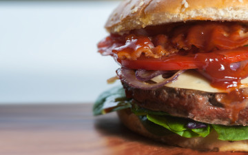 Картинка еда бутерброды +гамбургеры +канапе бекон котлета булочка соус гамбургер