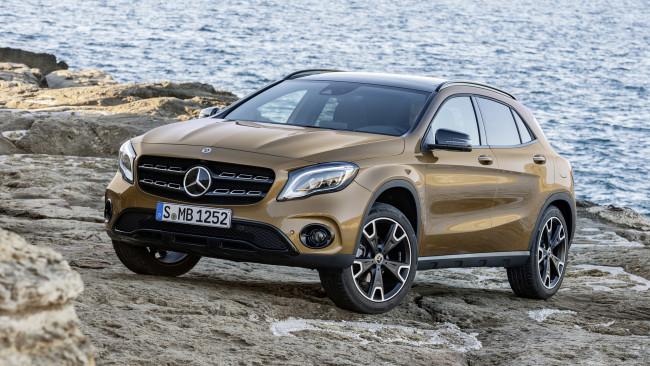 Обои картинки фото mercedes-benz gla-220d 4matic 2018, автомобили, mercedes-benz, 2018, 4matic, gla-220d