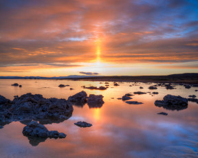 Картинка природа восходы закаты озеро камни закат
