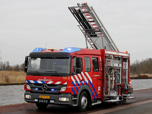 Картинка автомобили пожарные+машины atego mercedes-benz ziegler brandweer 1426f