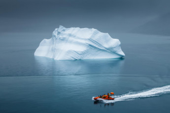 Картинка природа айсберги+и+ледники гренландия айсберг спасательная шлюпка