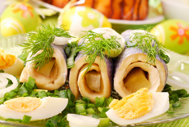 Обои картинки фото еда, рыбные блюда,  с морепродуктами, яйца, рыбные, рулеты, зелень