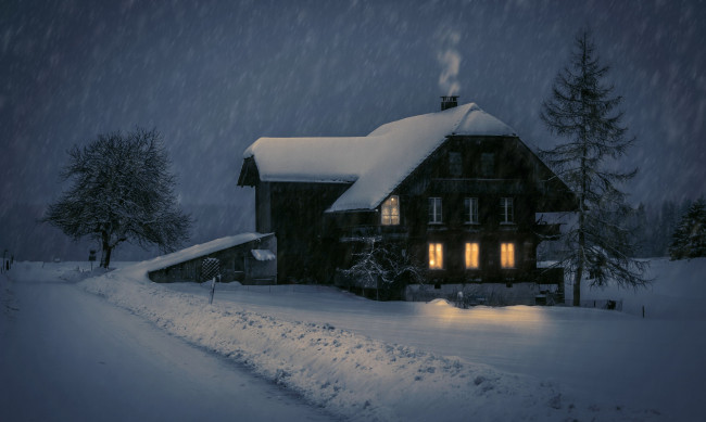 Обои картинки фото города, - здания,  дома, зима, дом, ночь, снег, romantic, winter, evening