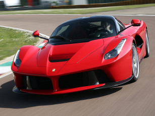 Картинка спорт автоспорт трек гонка скорость красный laferrari