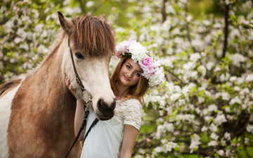 Картинка девушки -unsort+ блондинки девушка конь весна настроение