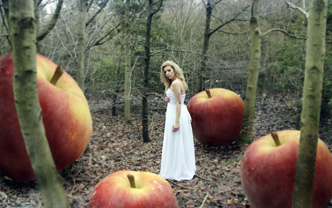 Обои картинки фото девушки, -unsort , креатив, сад, весна, яблоки, девушка