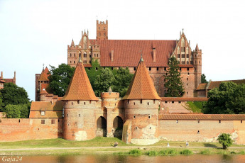 Картинка malbork+castle города замки+польши malbork castle