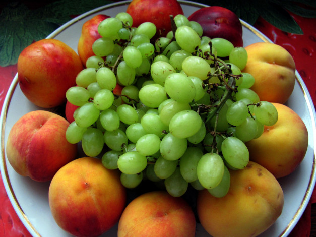 Обои картинки фото еда, фрукты,  ягоды, персики, виноград, нектарины