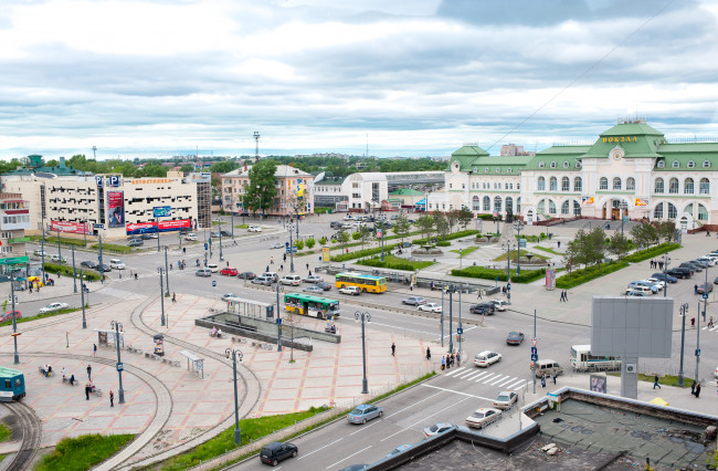 Обои картинки фото хабаровск, россия, города, - панорамы, площадь, фонари, улица, город, железнодорожный, вокзал