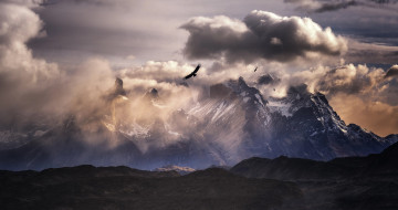 Картинка природа горы южная америка облака небо птицы