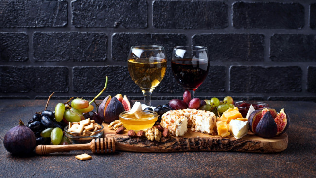 Обои картинки фото еда, разное, мед, вино, сыр, виноград, инжир