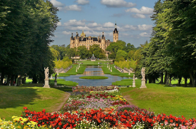 Обои картинки фото города, замок, шверин, германия, парк, цветы