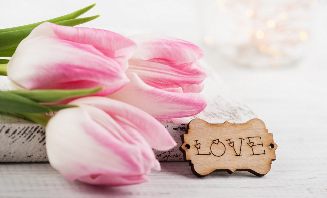Обои картинки фото праздничные, день святого валентина,  сердечки,  любовь, тюльпаны, надпись
