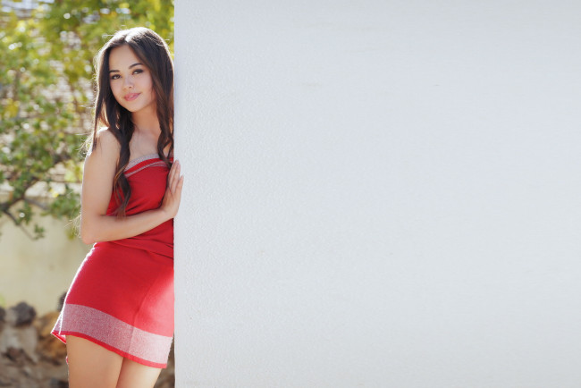 Обои картинки фото девушки, li moon, красное, платье