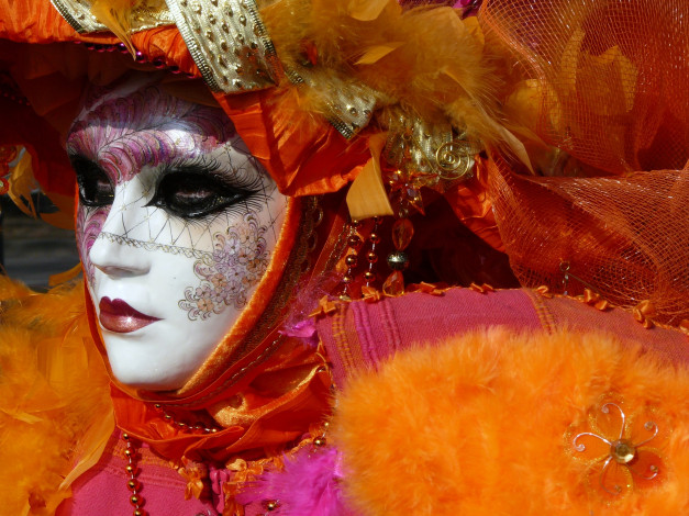 Обои картинки фото разное, маски, карнавальные, костюмы, карнавал, венеция, оранжевый