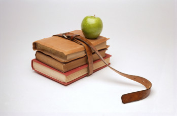 обоя разное, канцелярия, книги, ремень, яблоко