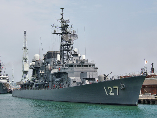 Обои картинки фото jds isoyuki, корабли, крейсеры,  линкоры,  эсминцы, вмс, причал