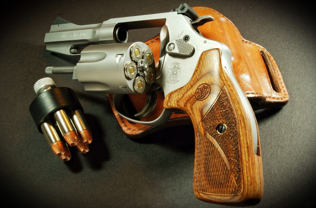 Обои картинки фото smith and wesson model 60 pro, оружие, револьверы, кобура, револьвер
