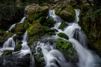 Картинка природа водопады водопад камни вода мох