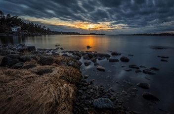Картинка швеция природа восходы закаты облака водоем камни