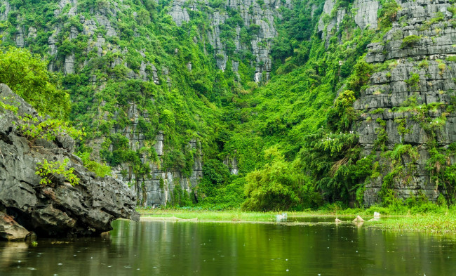 Обои картинки фото вьетнам, природа, реки, озера, скалы, растения, водоем