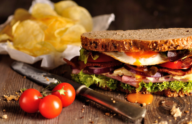Обои картинки фото еда, бутерброды,  гамбургеры,  канапе, сыр, яйцо, бутерброд, ветчина, помидор, томаты
