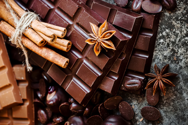 Обои картинки фото еда, конфеты,  шоколад,  сладости, молочный, шоколад, черный, бадьян, корица