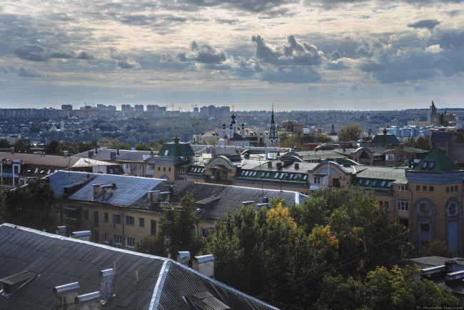 Обои картинки фото города, - панорамы, город, крыши, облака, russia, kaluga, россия, калуга