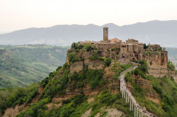 Картинка Чивита ди баньореджо италия города дворцы замки крепости крепость дорога