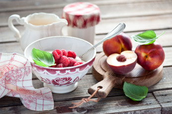 Картинка еда разное завтрак нектарины творог малина ягоды